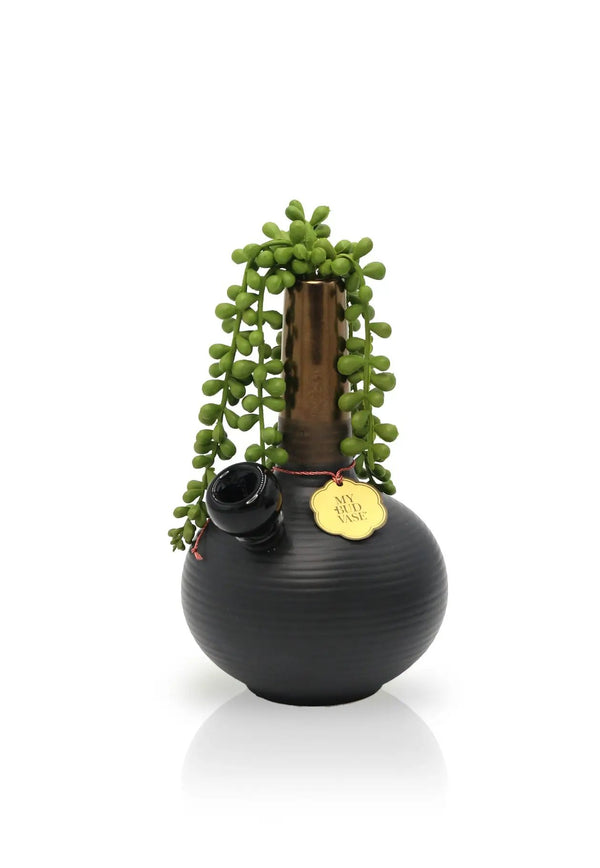 Black Artisan Bong that looks like a vase