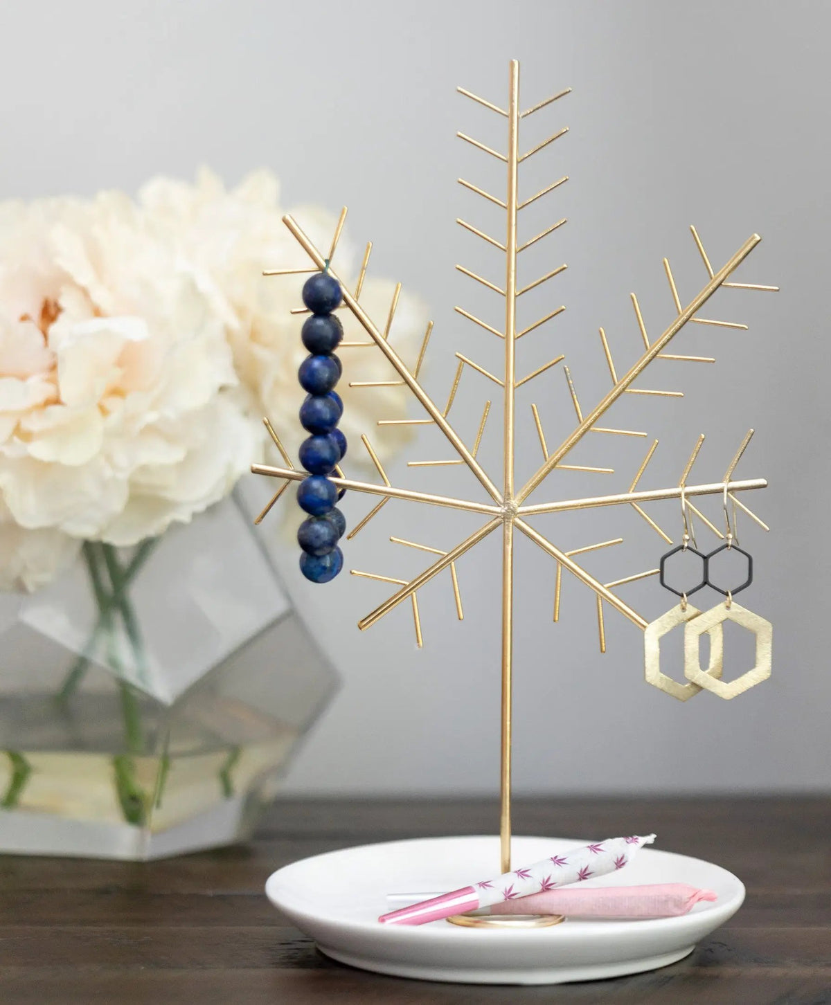 Display and organize your jewelry with this distinctively designed Cannabis Leaf Jewelry Tree and ivory ceramic dish.