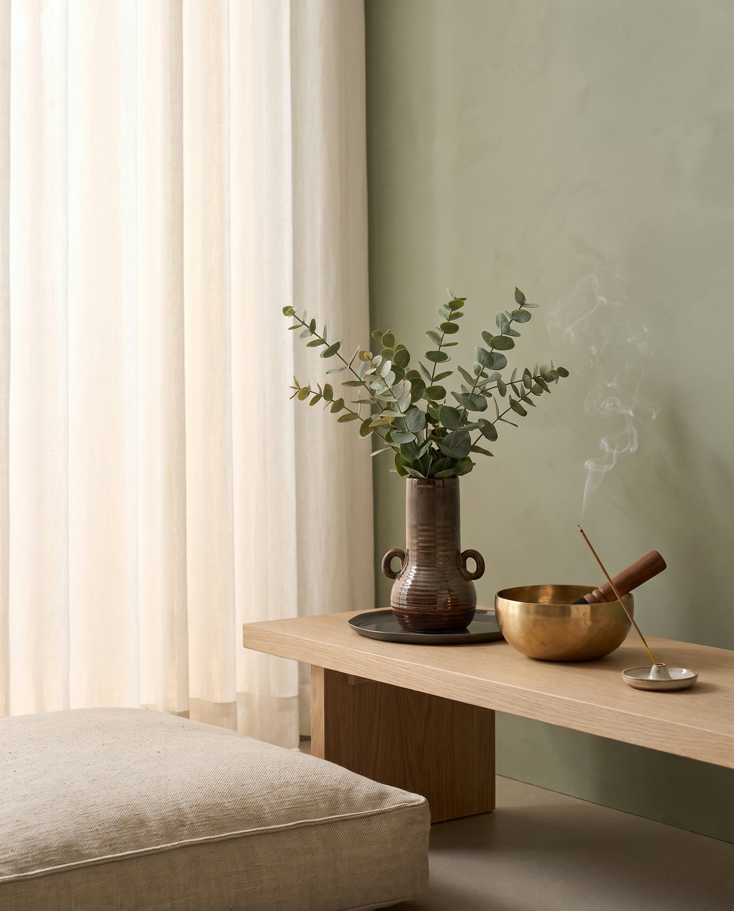 Linen, brass, breath